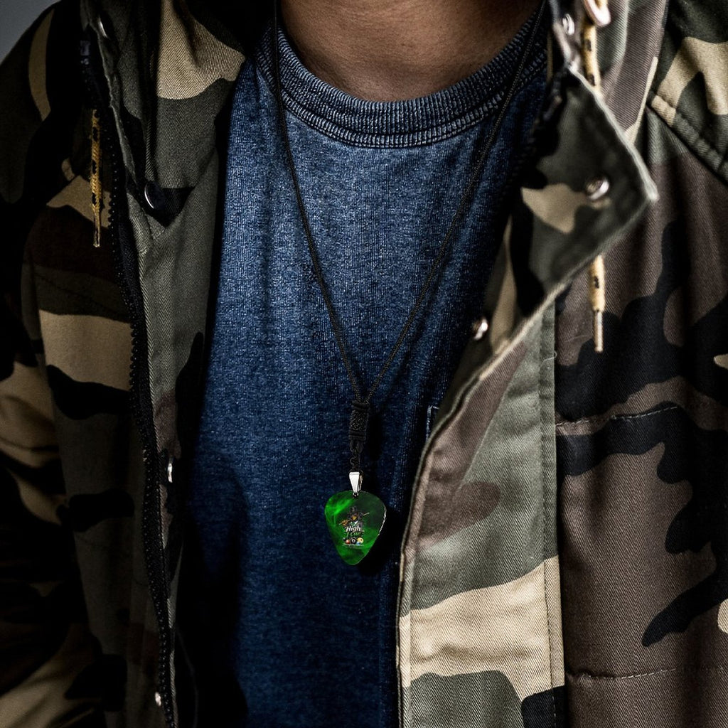 High I-Cue MN Trendy Guitar Pick Necklace